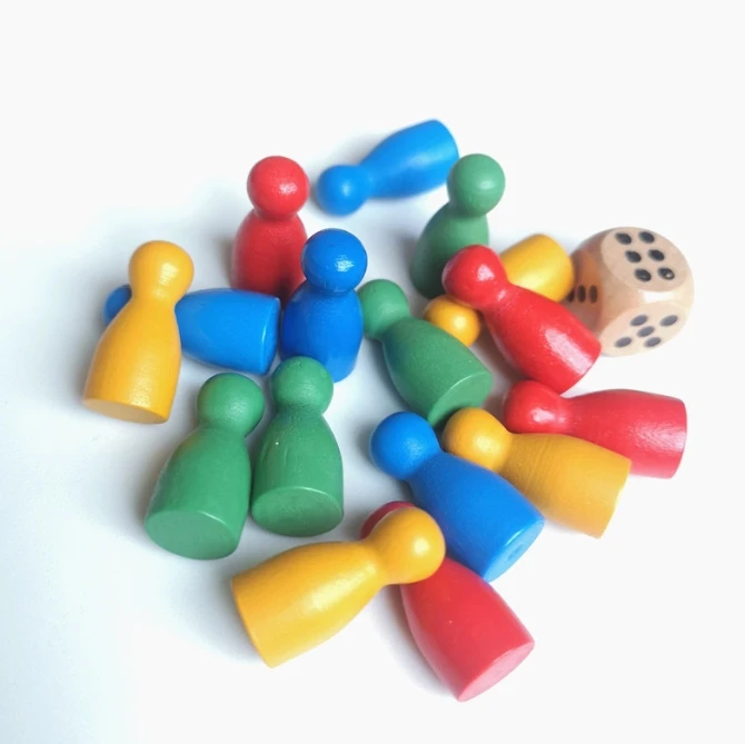 100 Pcs Colorful Wooden Chess  - Board Game Verdant recensie en prijs